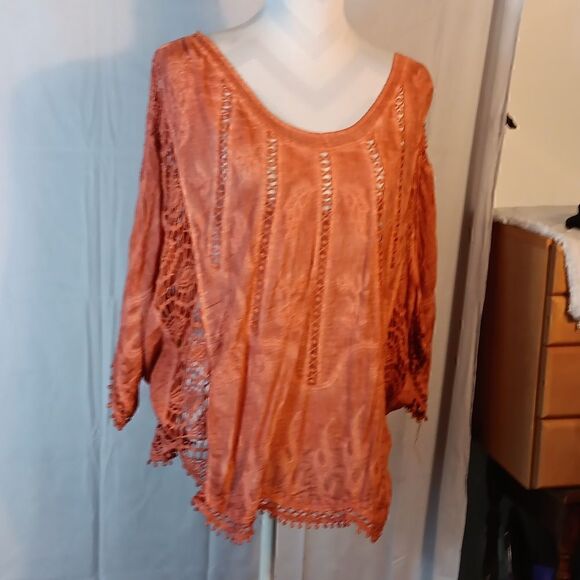 Kindred Lace Kimono Sleeve Top - Picture 4 of 9